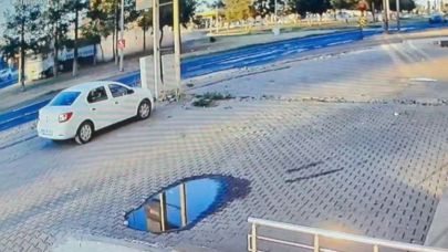 Freni boşalan TIR, park halindeki 3 araca daldı