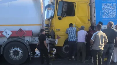 Viranşehir’de iki TIR çarpıştı