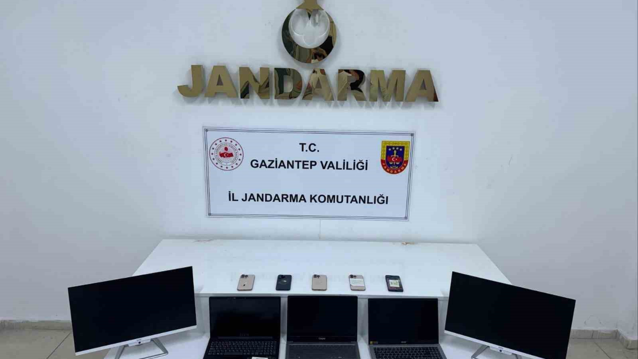 Sahte belge düzenleyerek turizm sektöründe faaliyet gösteren çeteye operasyon: 3 gözaltı