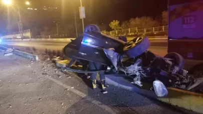 Devrilen otomobilin sürücüsü yaralandı