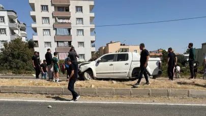 Pikap aydınlatma direğine çarptı: 1 yaralı