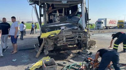 Halk otobüsü ile tır çarpıştı: 11 yaralı