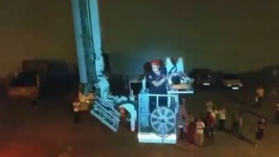 Balkondan düşen çocuk iş yeri çatısında mahsur kaldı