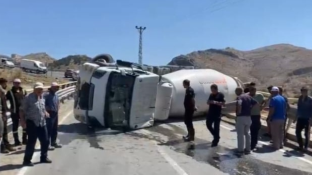 Beton mikseri devrildi: 1 yaralı