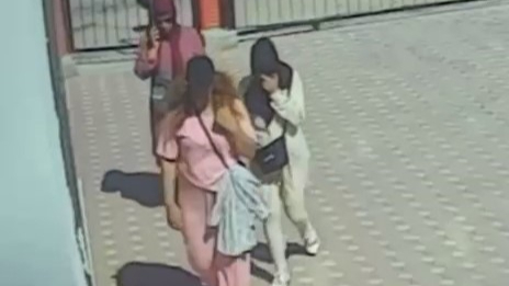 Kapı kırıp eve giren kadın hırsızlar, 200 bin liralık altın çaldı