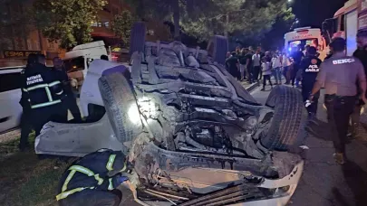 Hafif ticari araç devrildi: 2 yaralı