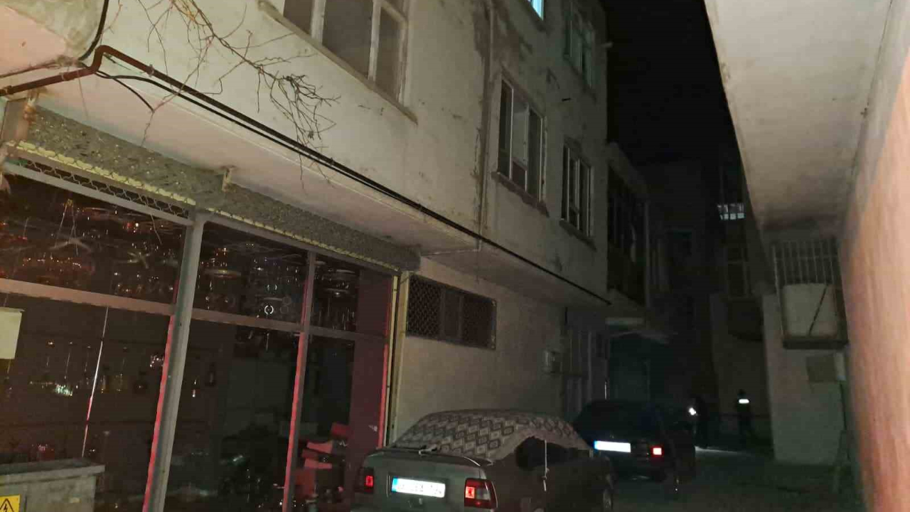 3. kattan düşen çocuk ağır yaralandı