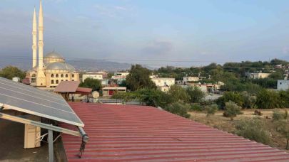 Evinin damında oynarken akıma kapıldı