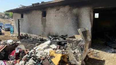 Hilvan'da yangın evi küle çevirdi