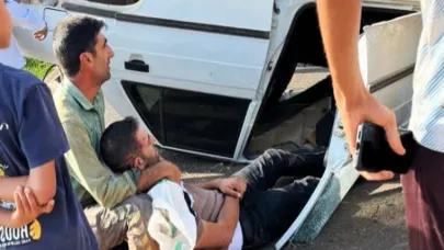 Viranşehir’de iki otomobil çarpıştı