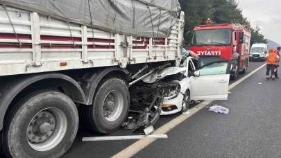Otomobil tıra arkadan çarptı: 4 ağır yaralı