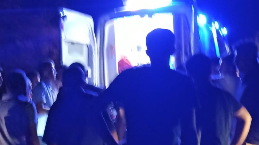 Uçuruma yuvarlanan otomobil sürücüsü yaralandı