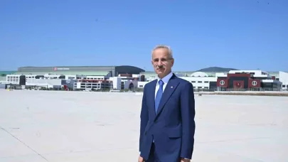 ''Havayolu işletmeleri her yolcuya en az 200 mililitre içme suyunu ücretsiz temin edecek"