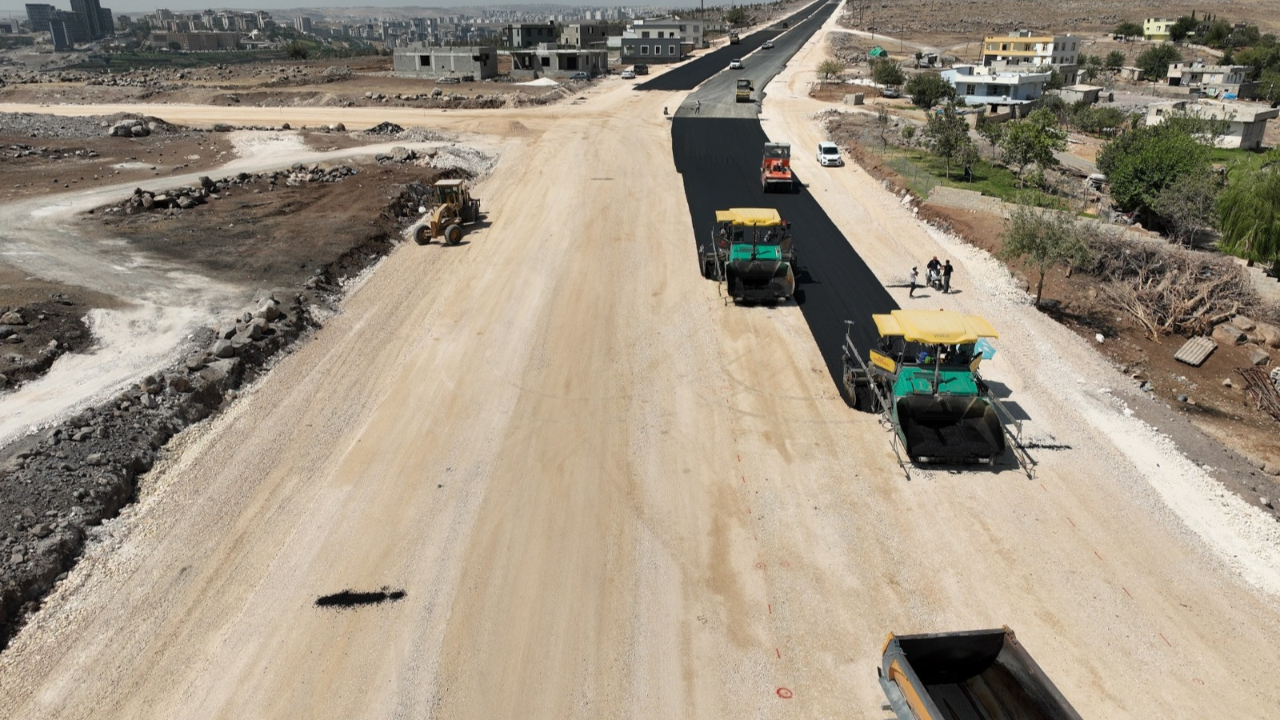 Şehir hastanesi yolunda asfalt serimi hızla sürüyor