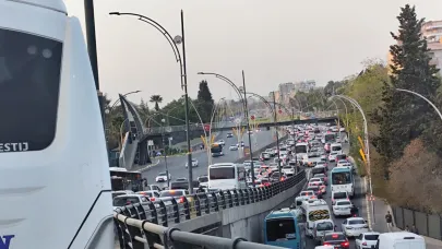 Okullar açıldı, Şanlıurfa'nın trafik çilesi katlandı