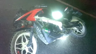 2 motosiklet devrildi: 3 yaralı