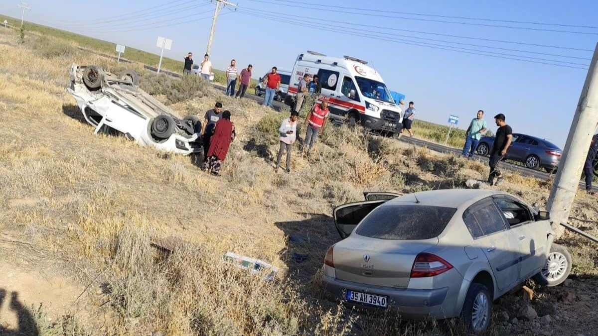 Viranşehir'de otomobiller çarpıştı: 4 yaralı