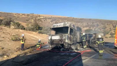 Ekmek teknesi yanan tır sürücüsü göz yaşlarına boğuldu