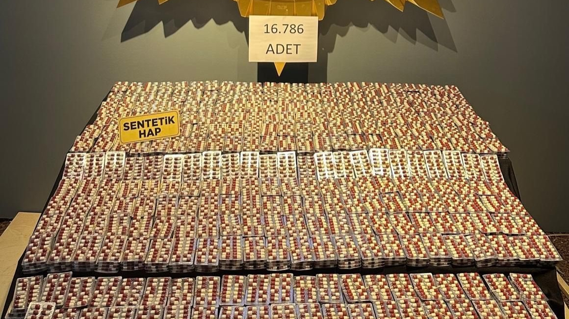 16 bin 786 sentetik ecza hap ele geçirildi