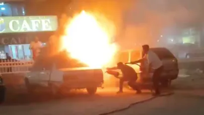 Siverek'te park halindeki otomobil yandı, mahallede panik yaşandı