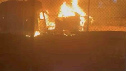 Hurda araç deposunda çıkan yangın söndürüldü