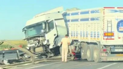 Kontrolden çıkan TIR bariyerlere çarptı