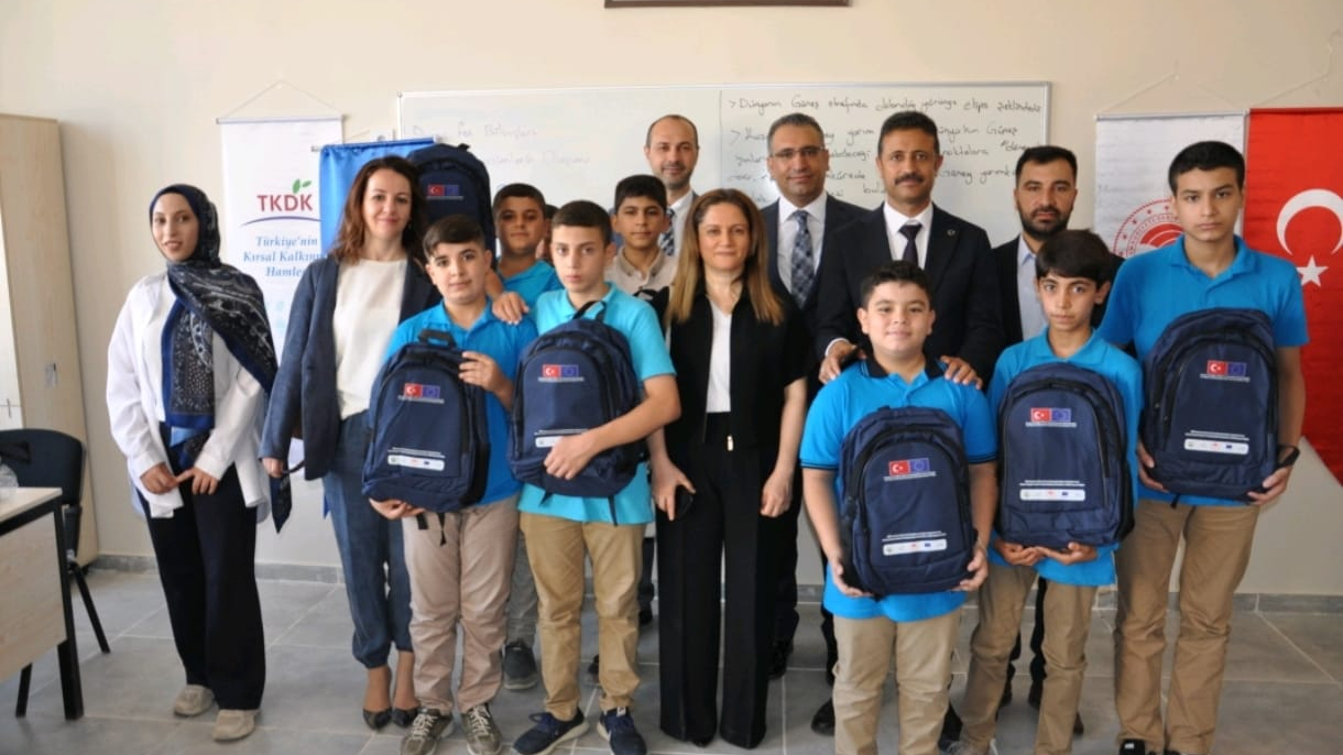 TKDK’dan Güneyşehir Ortaokulu öğrencilerine kırtasiye desteği
