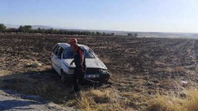 Takla atan otomobildeki 2 kişi yaralandı