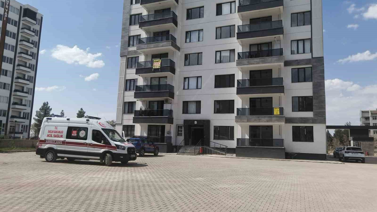 Komşuların ’çöp kokusu’ kavgası: 2 yaralı