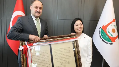 Gülpınar, Japon Prensese asırlık mektubu hediye etti