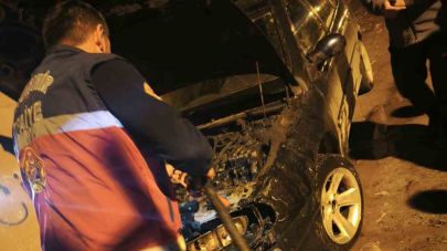 Park halindeki otomobil yandı