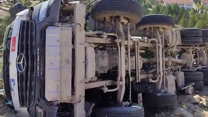 Şanlıurfa’da beton mikseri devrildi