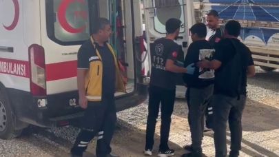 Beton mikseri, minibüs ve otomobilin karıştığı kazada 2 kişi yaralandı