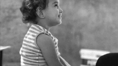 2 yaşındaki çocuk, kamyonetin altında kalarak hayatını kaybetti