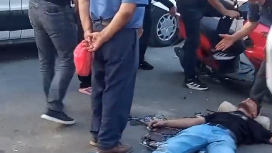 Hafif ticari araç ile motosiklet çarpıştı: 1 yaralı