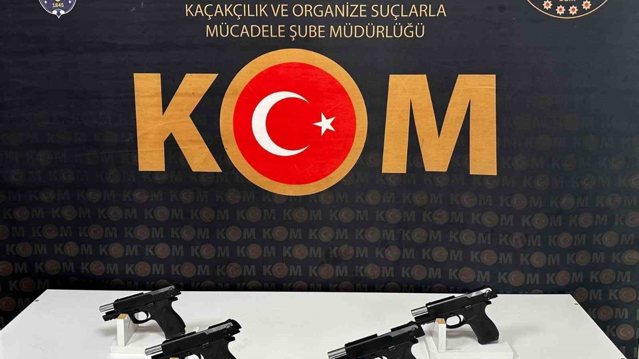 Bir araçta 5 ruhsatsız tabanca ele geçirildi, 1 şahıs tutuklandı