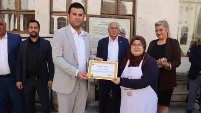 Yöresel yemek eğitimi alan kursiyerlere sertifika verildi