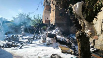 Evin bahçesinde yangın