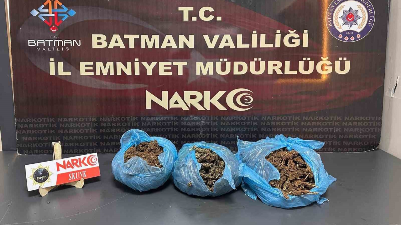 Durdurulan araçta uyuşturucu ele geçirildi