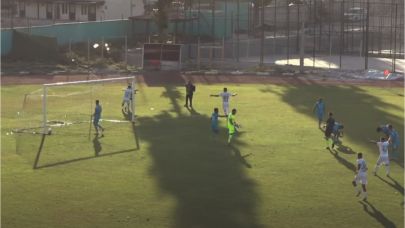 Golü attı, top toplayıcıya koştu