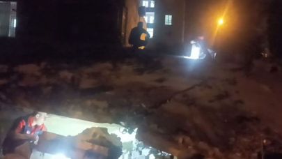 Batman’da 2 katlı bina çöktü