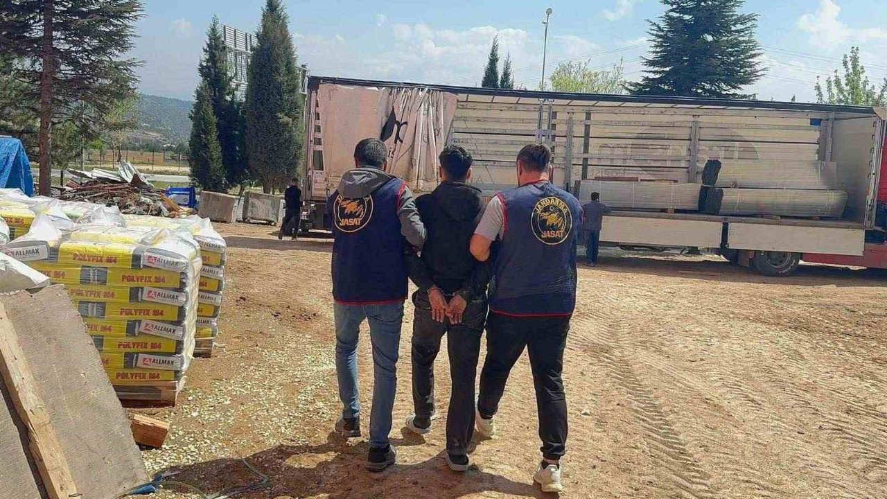 Haklarında kesinleşmiş hapis cezası bulunan 47 kişi yakalandı