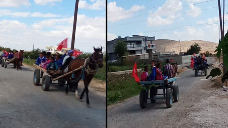Bu mahallenin öğrencileri ne yazıkki at arabasıyla okula gidiyor