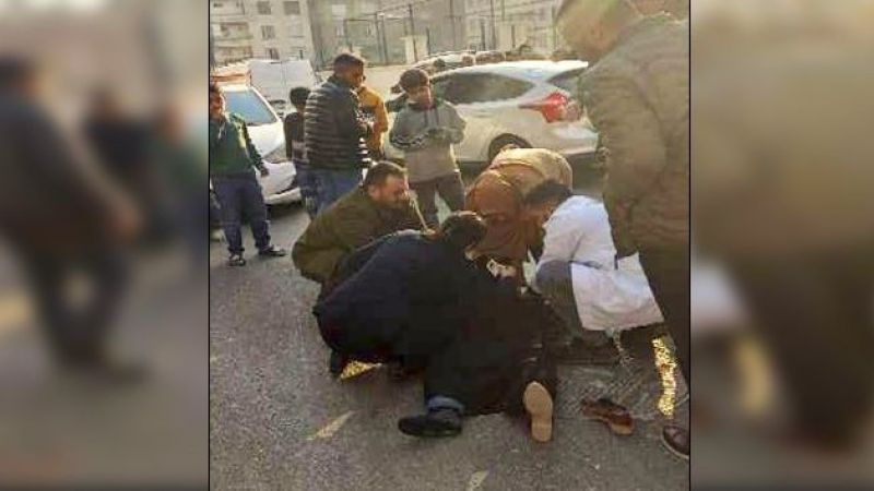 Yolun karşısına geçmeye çalışan kadına minibüs çarptı