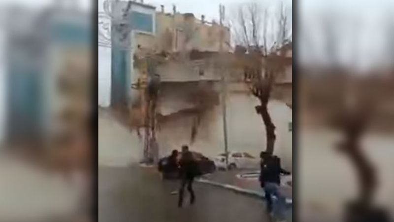 Haliliye’deki binanın çökme anı görüntülendi