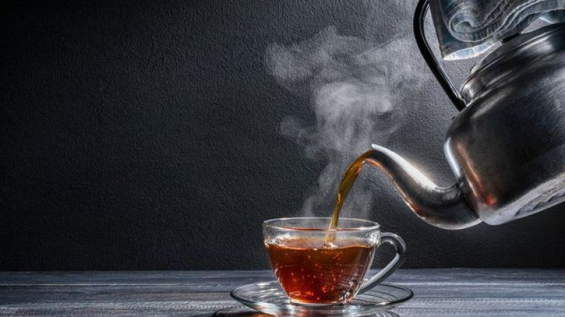 Çay değil zehir demliyoruz! Hepimiz bu hatayı yapıyoruz!