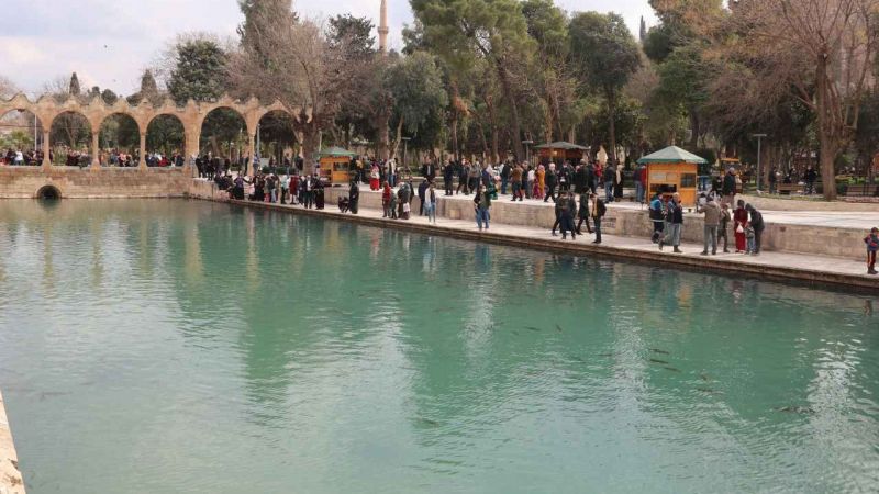 Urfa salgın öncesindeki turizm hareketliliğini yaşıyor