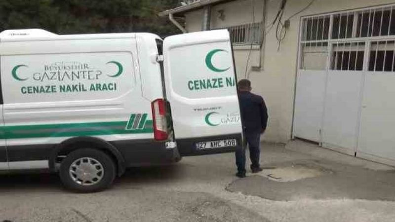 Sokakta husumetlisi tarafından pompalı tüfekle vuruldu