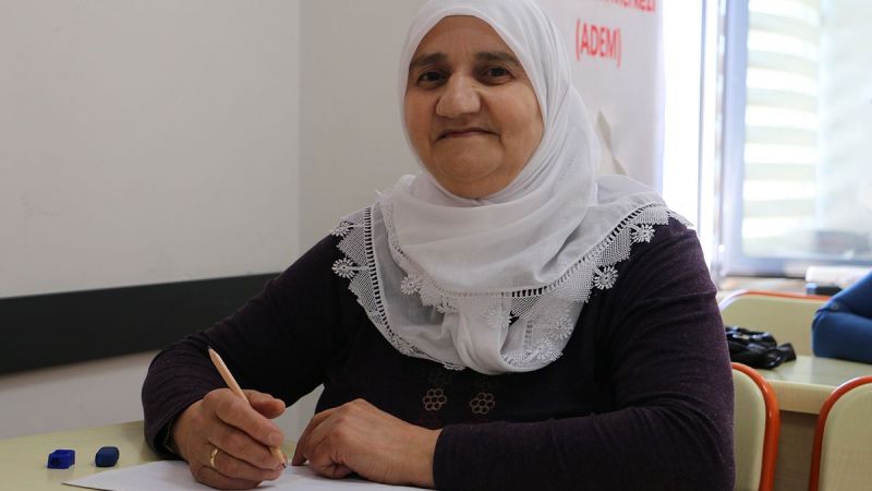 55 yaşında eğitime başladı