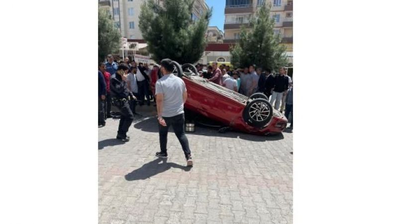 Otomobil takla attı: 3 yaralı